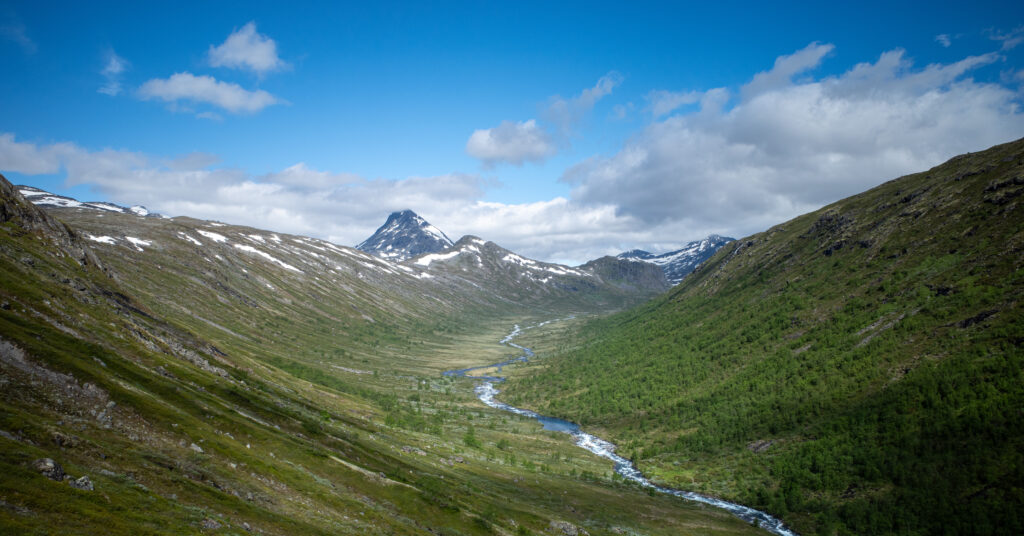 River valley seen during the climb toward Gjendetunga